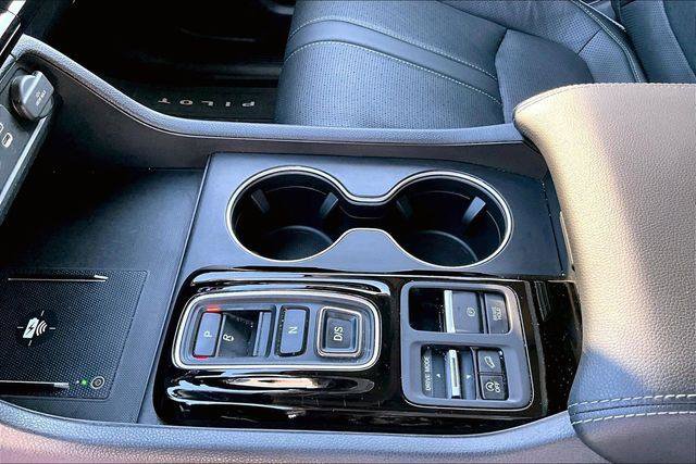 Used 2023 Honda Pilot Elite image 19