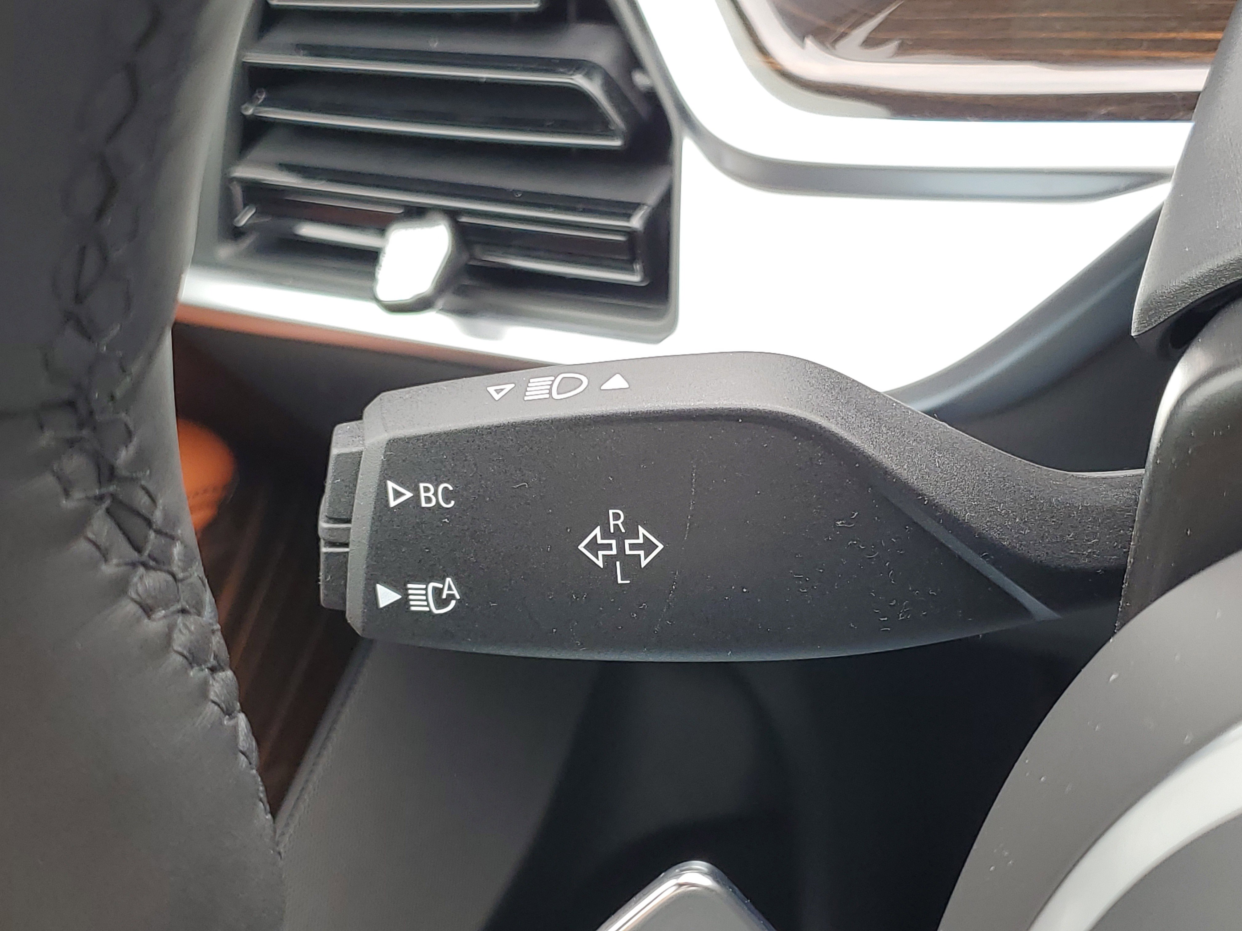 Certified 2025 BMW X7 xDrive40i w/ M Sport Package image 14