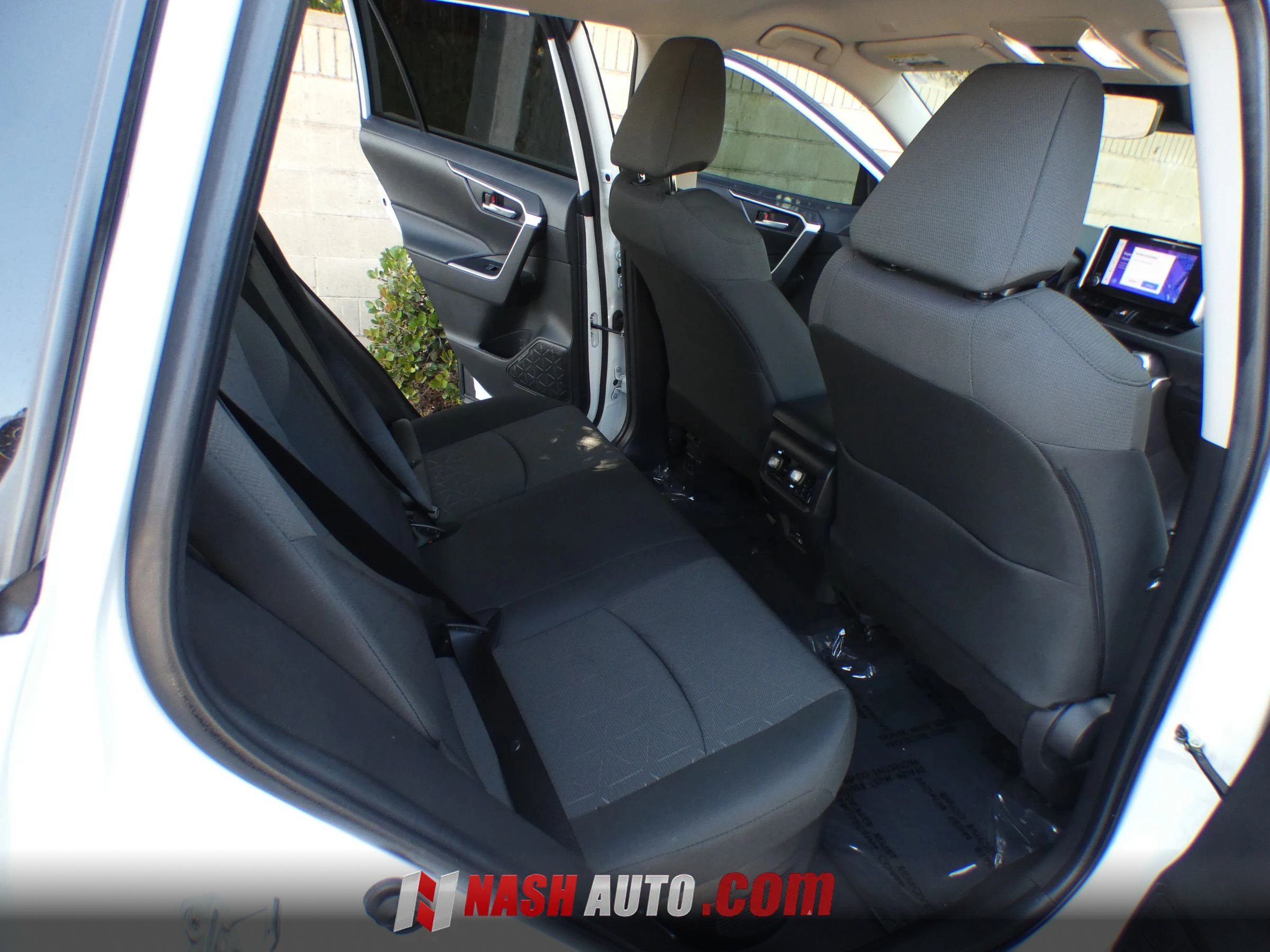 Used 2023 Toyota RAV4 AWD Hybrid image 27