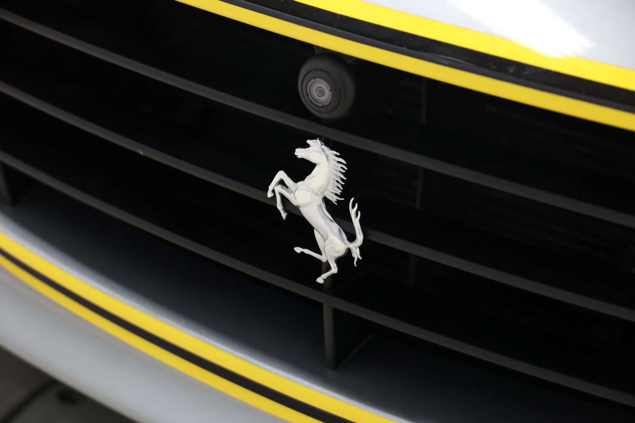 Used 2015 Ferrari California T image 98