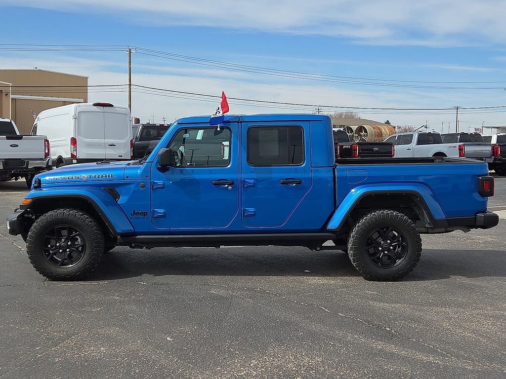 Used 2024 Jeep Gladiator Sport image 2