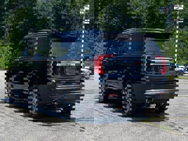 Certified 2022 GMC Yukon Denali image 5