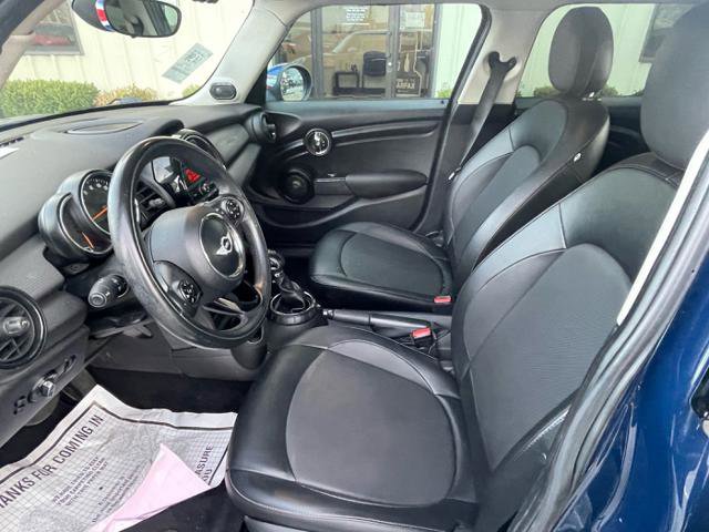 Used 2015 MINI Cooper 4-Door Hardtop image 11