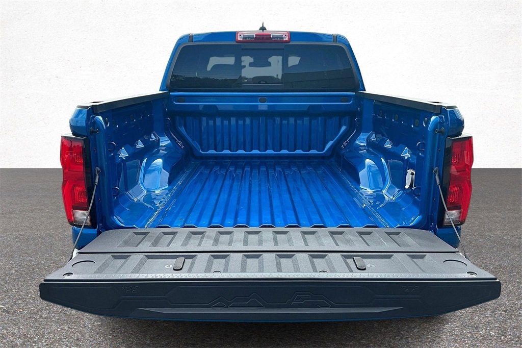 Used 2024 Chevrolet Colorado LT w/ LT Convenience Package III image 8