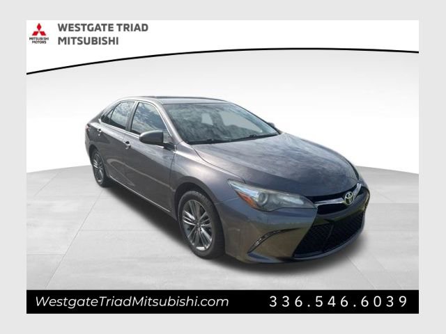 Used 2017 Toyota Camry SE image 1
