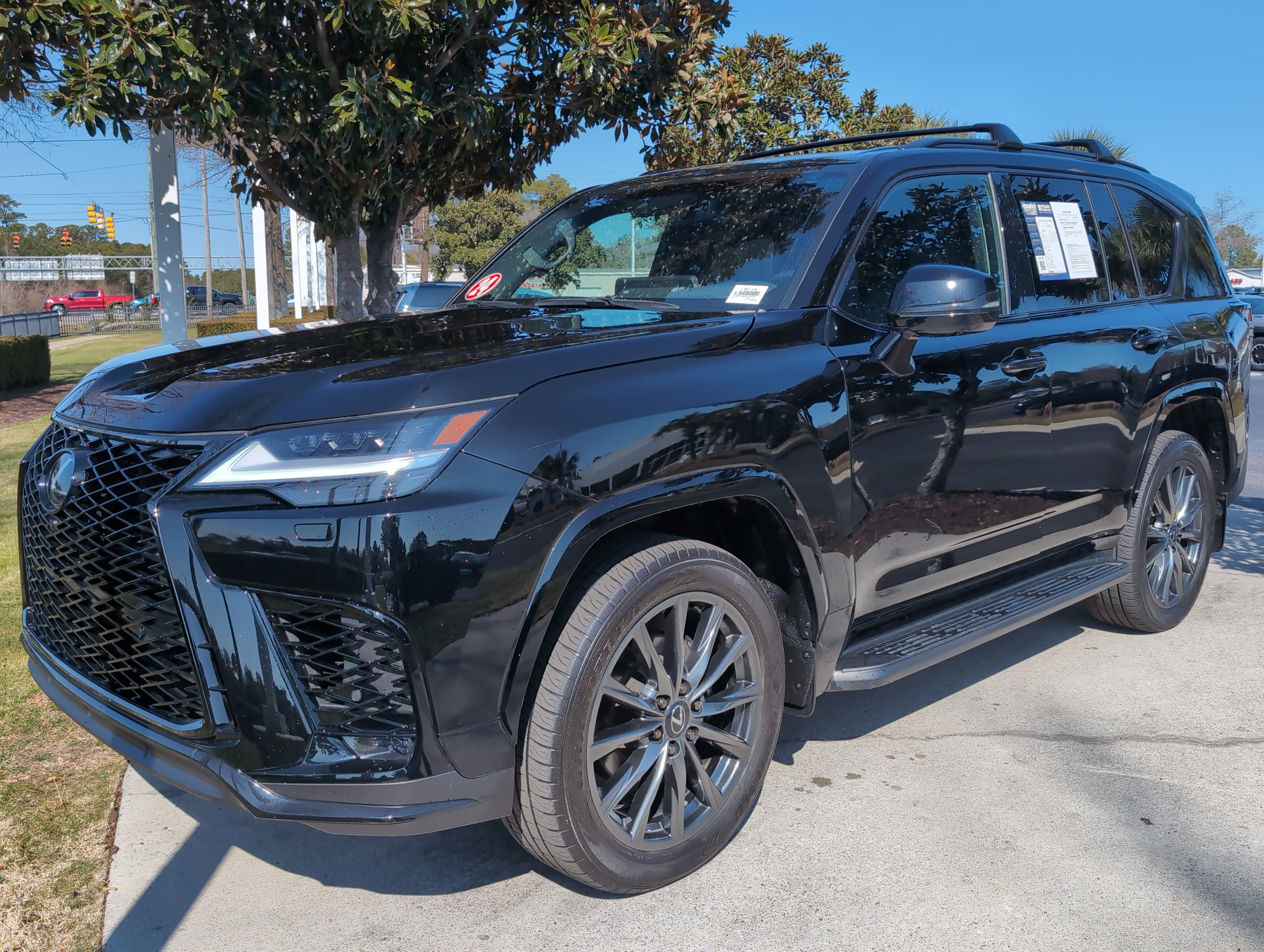 Used 2024 Lexus LX 600 F Sport image 5
