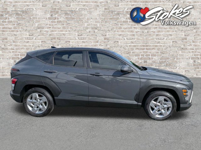 Used 2024 Hyundai Kona SE FWD image 3