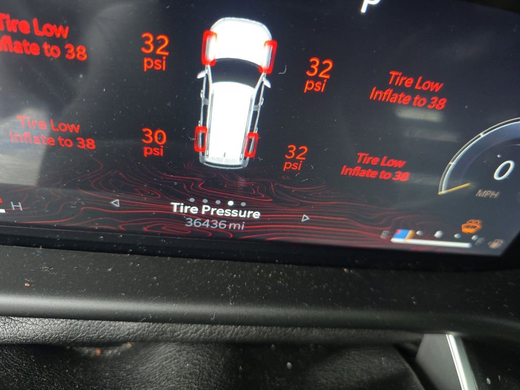 Used 2022 Jeep Wagoneer Series I image 2