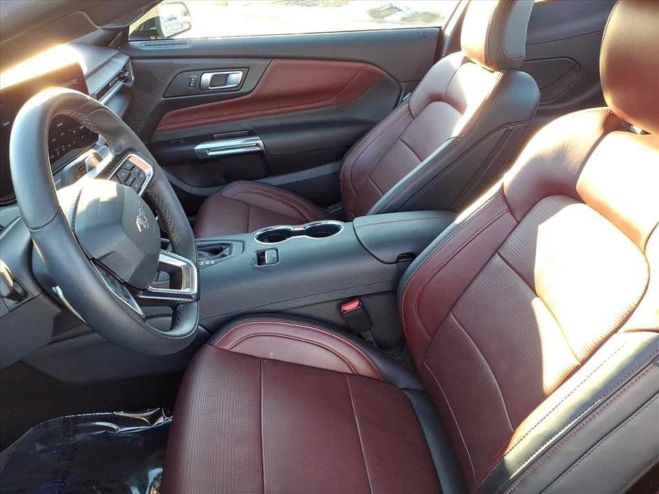 Used 2025 Ford Mustang GT Premium image 16