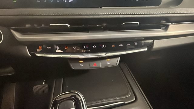 Used 2024 Cadillac XT4 Premium Luxury AWD/4WD image 21