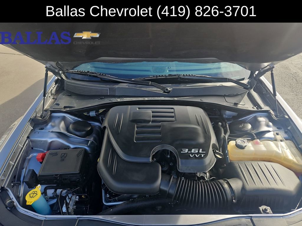 Used 2014 Chrysler 300 C w/ Light Group image 30