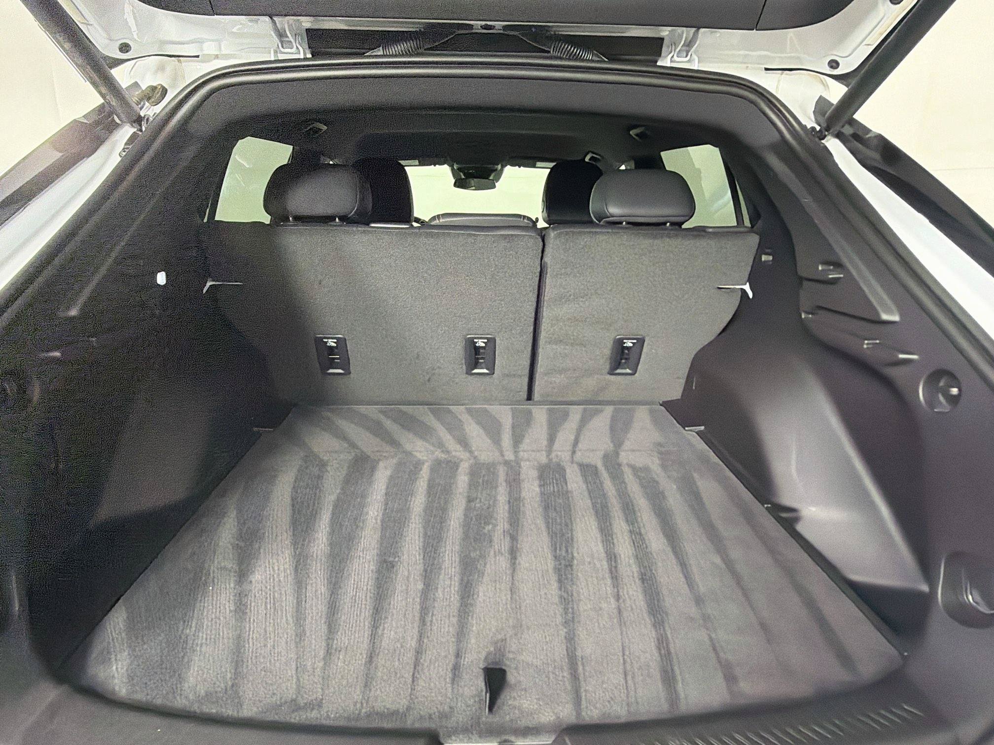 Used 2024 Chevrolet Equinox EV LT FWD image 28