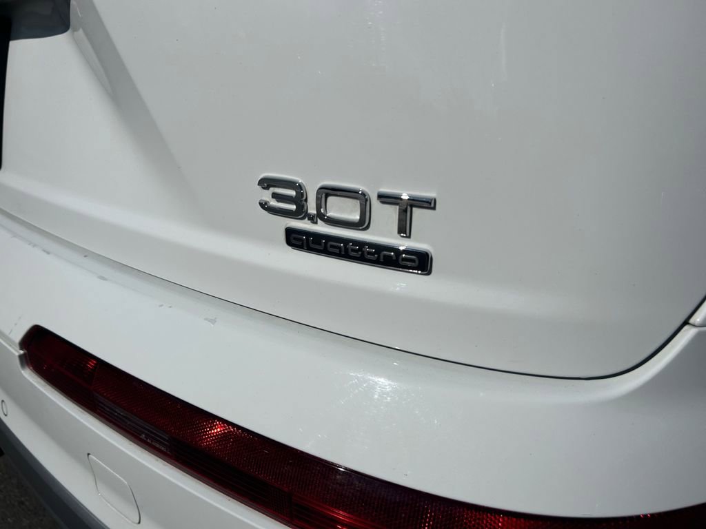Used 2018 Audi Q7 3.0T Premium Plus w/ Premium Plus Package AWD/4WD image 35