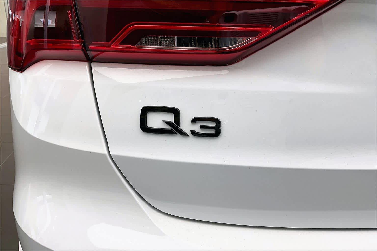 Certified 2023 Audi Q3 2.0T Premium w/ Black Optic Sport Package AWD/4WD image 33