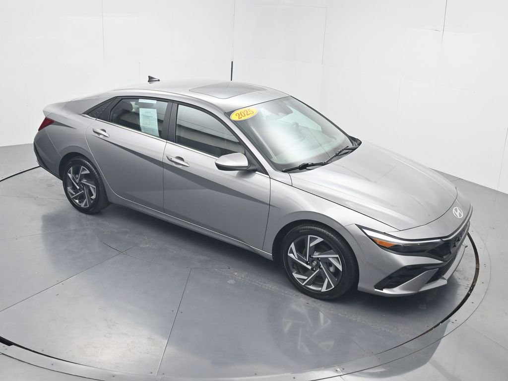 Used 2025 Hyundai Elantra SEL FWD image 52