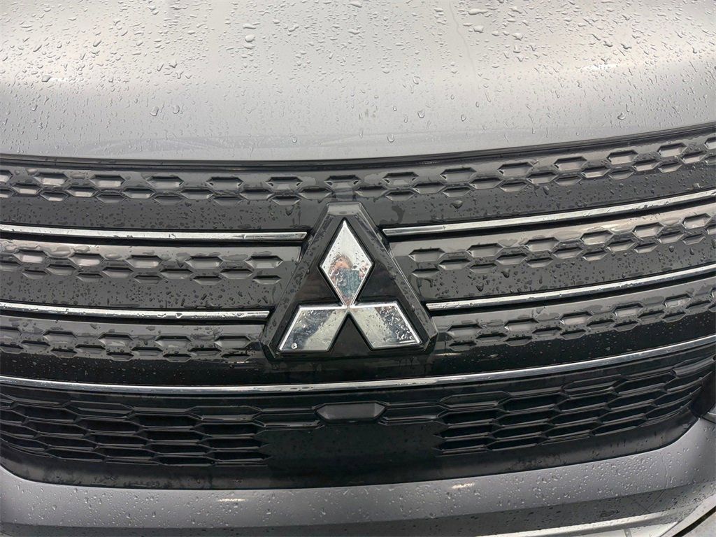 Used 2022 Mitsubishi Outlander SE image 30
