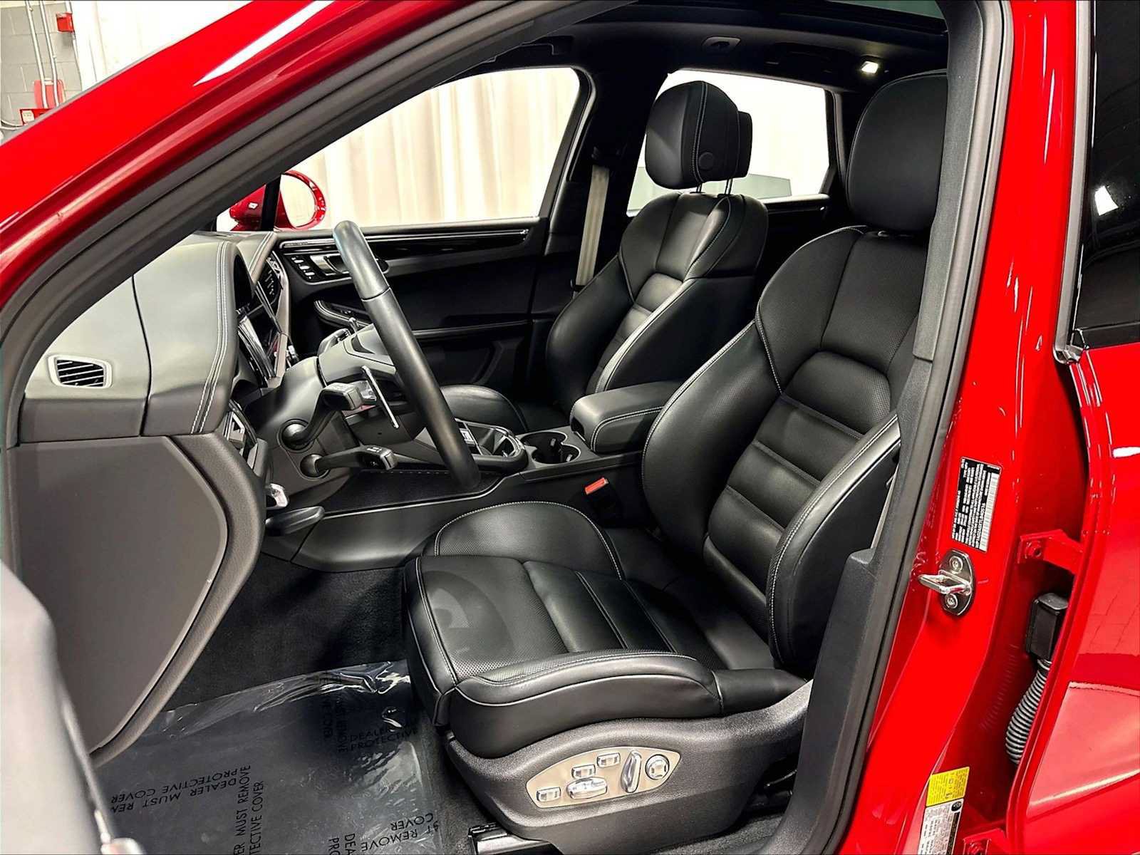 Used 2026 Porsche Macan S AWD/4WD image 8