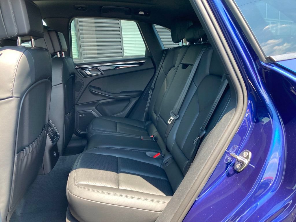 Used 2024 Porsche Macan AWD/4WD image 19
