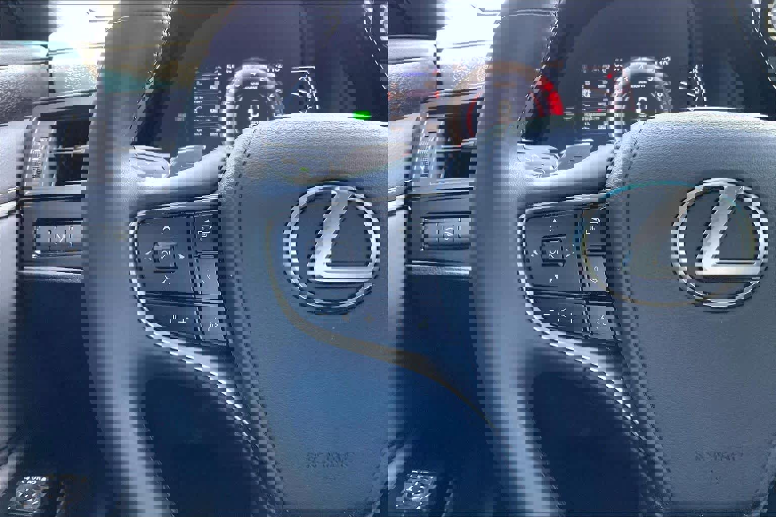 Used 2025 Lexus ES 300h w/ Premium Package image 22