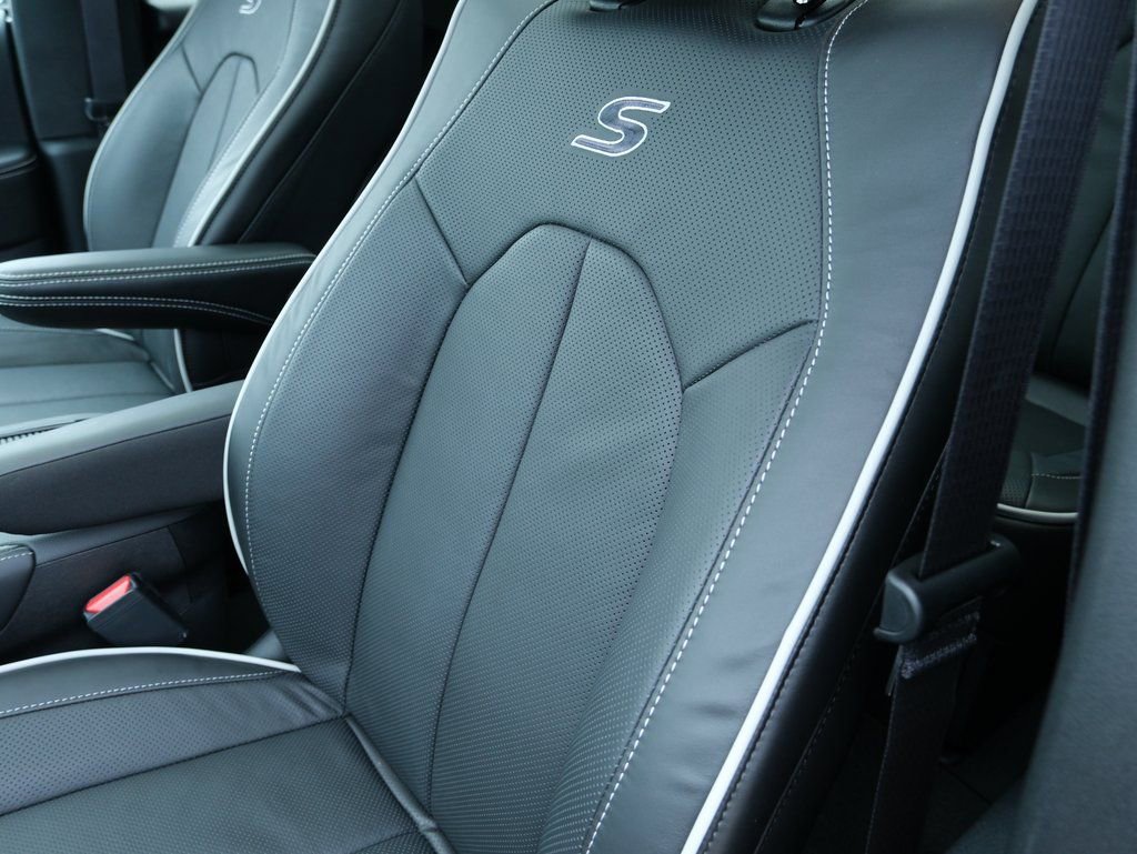 New 2026 Chrysler Pacifica Limited w/ S Appearance Package image 25