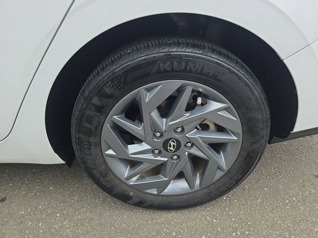 Certified 2024 Hyundai Elantra SEL image 44