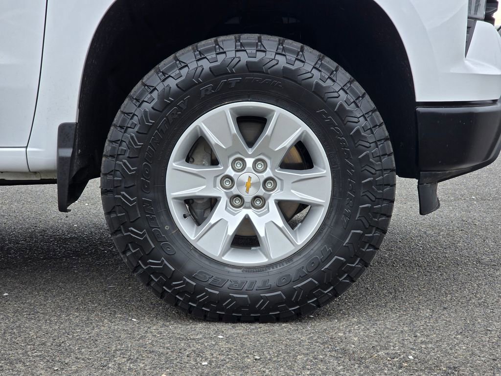 Used 2024 Chevrolet Silverado 1500 W/T w/ WT Value Package AWD/4WD image 9