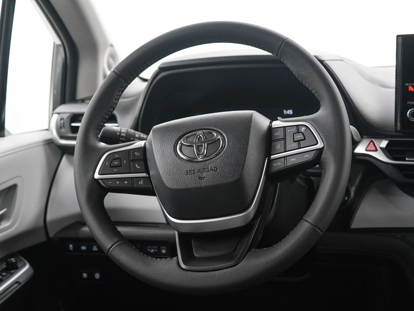 Used 2026 Toyota Sienna XLE AWD/4WD image 18