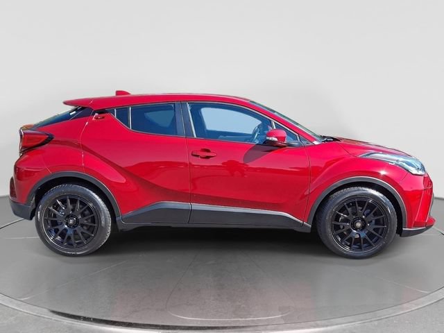 Used 2022 Toyota C-HR XLE FWD image 9
