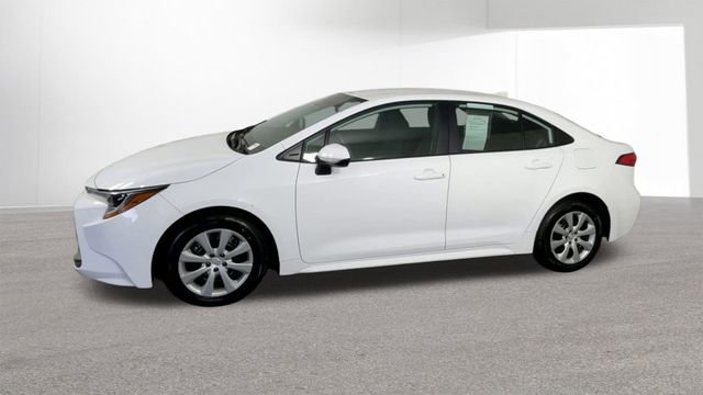 Used 2024 Toyota Corolla LE FWD image 5