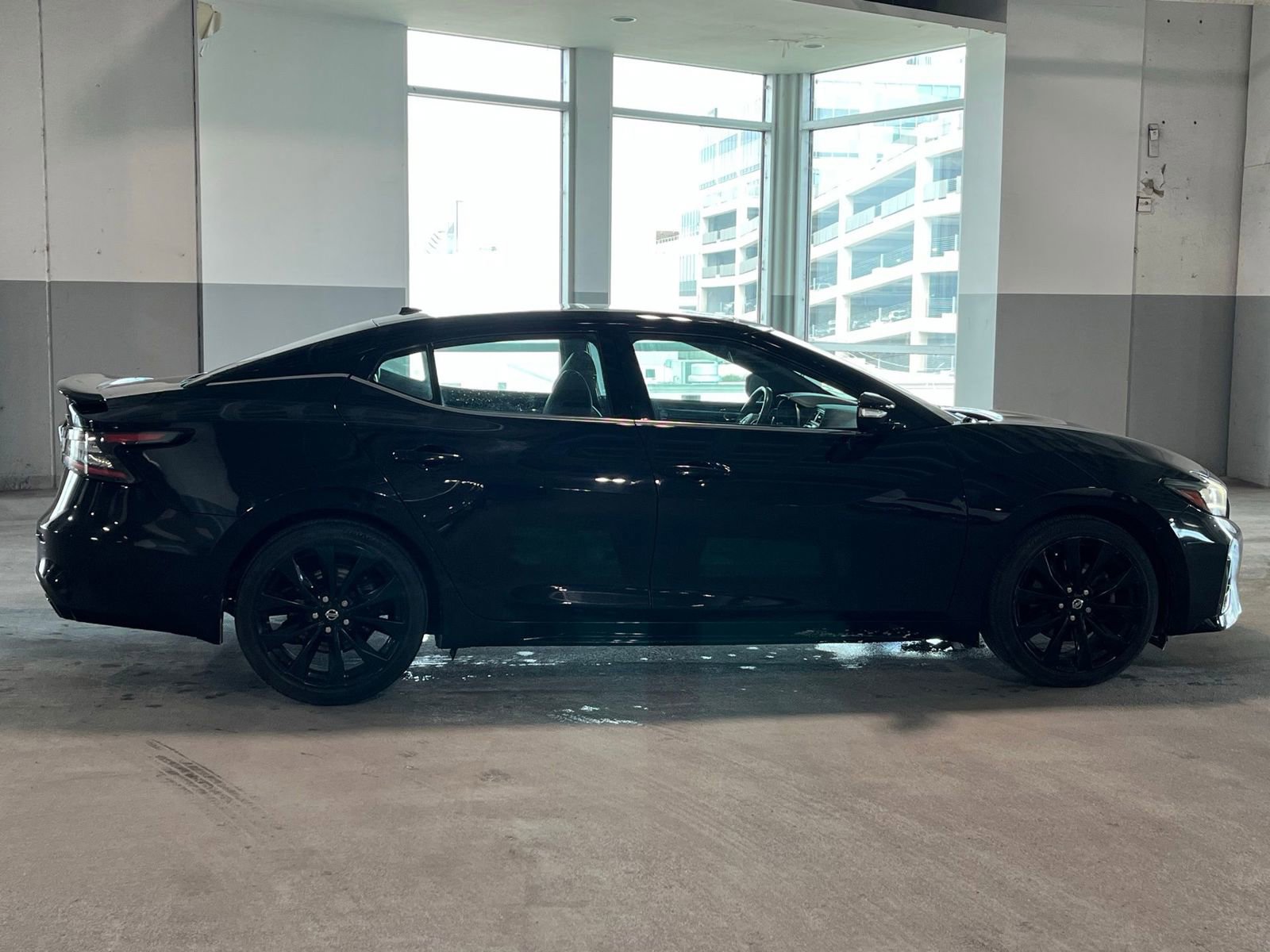 Used 2022 Nissan Maxima SR w/ Sport Mat Group FWD image 12