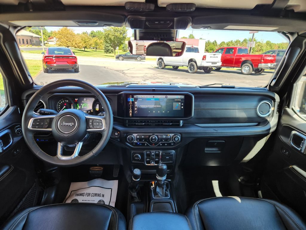 Used 2024 Jeep Wrangler Unlimited Sahara w/ Technology Group AWD/4WD image 18