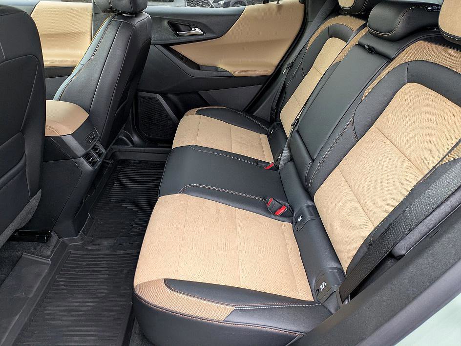 New 2026 Chevrolet Equinox ACTIV w/ Convenience Package III image 26