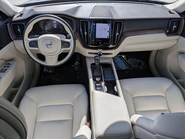 Used 2021 Volvo XC60 T6 Momentum image 19