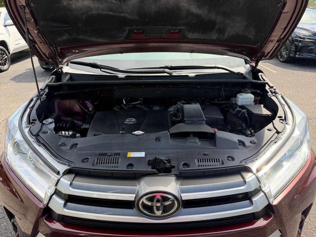 Certified 2019 Toyota Highlander XLE AWD/4WD image 31