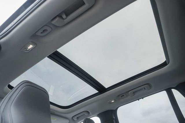 New 2026 Volvo XC90 B6 Ultra w/ Protection Package image 33