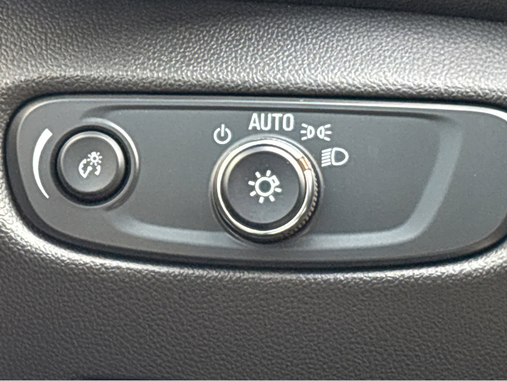 New 2025 Chevrolet Blazer LT w/ Convenience Package FWD image 24