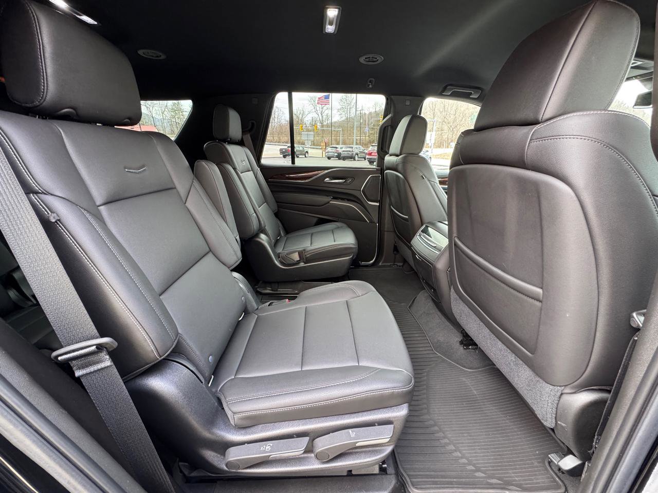 Used 2021 Cadillac Escalade Luxury AWD/4WD image 18