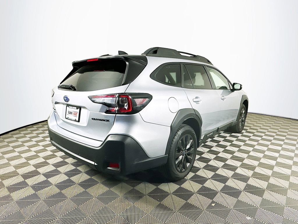 Certified 2025 Subaru Outback Onyx Edition image 10