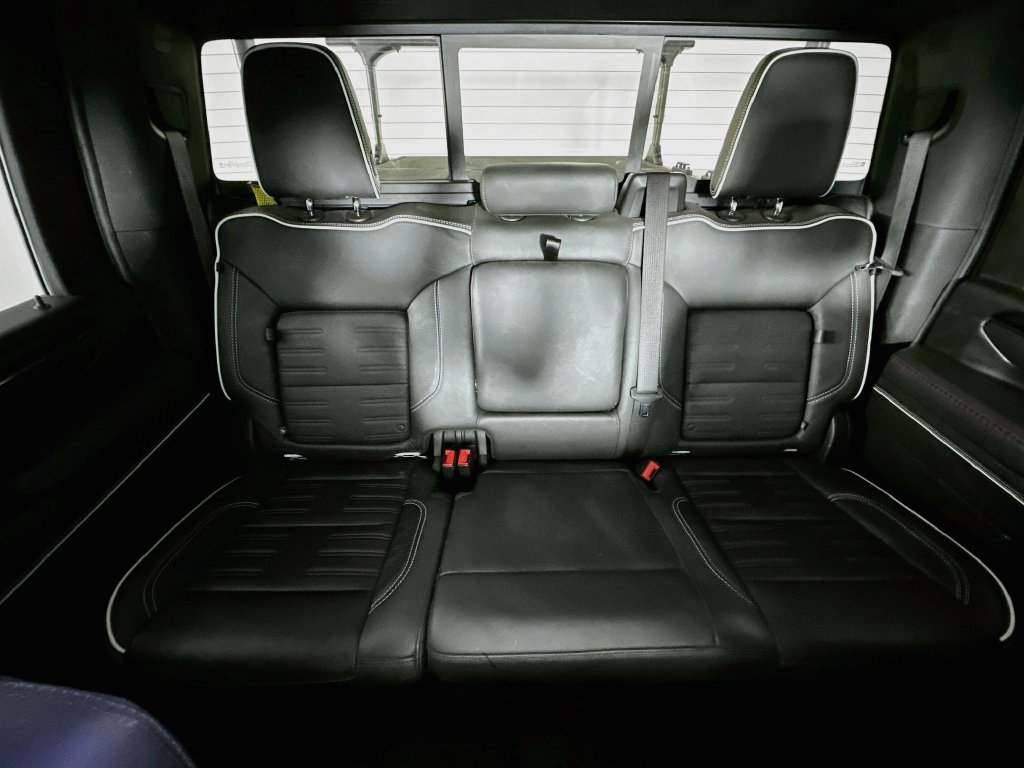 Used 2024 GMC Sierra 2500 AT4X AWD/4WD image 13