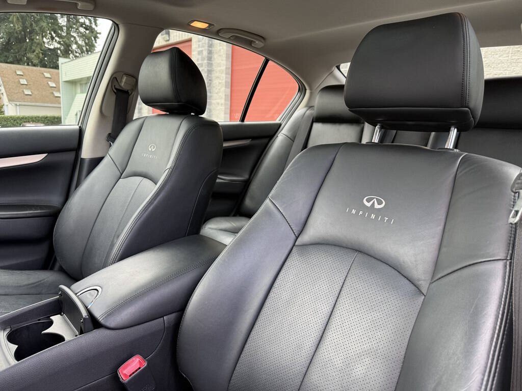 Used 2011 INFINITI G37 Journey w/ Premium Pkg RWD image 17