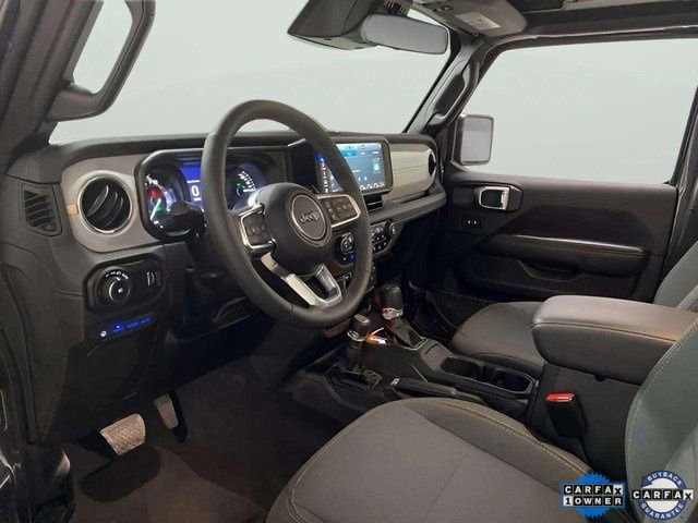 Used 2025 Jeep Wrangler Unlimited Sahara w/ Safety Group image 14