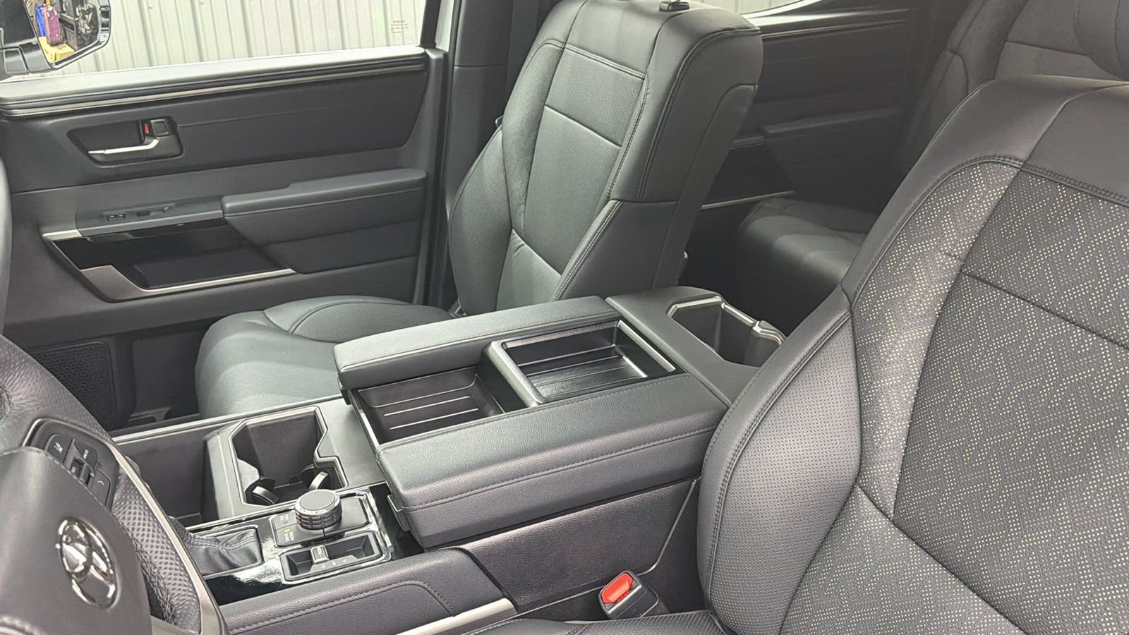 Used 2025 Toyota Tundra Limited image 26