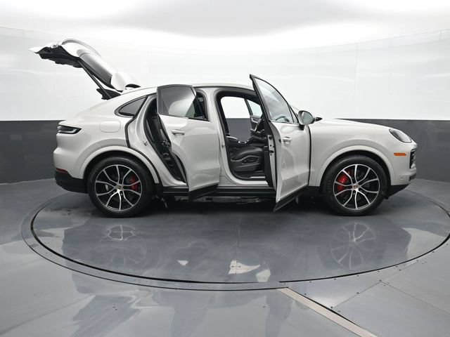 Certified 2025 Porsche Cayenne S AWD/4WD image 34