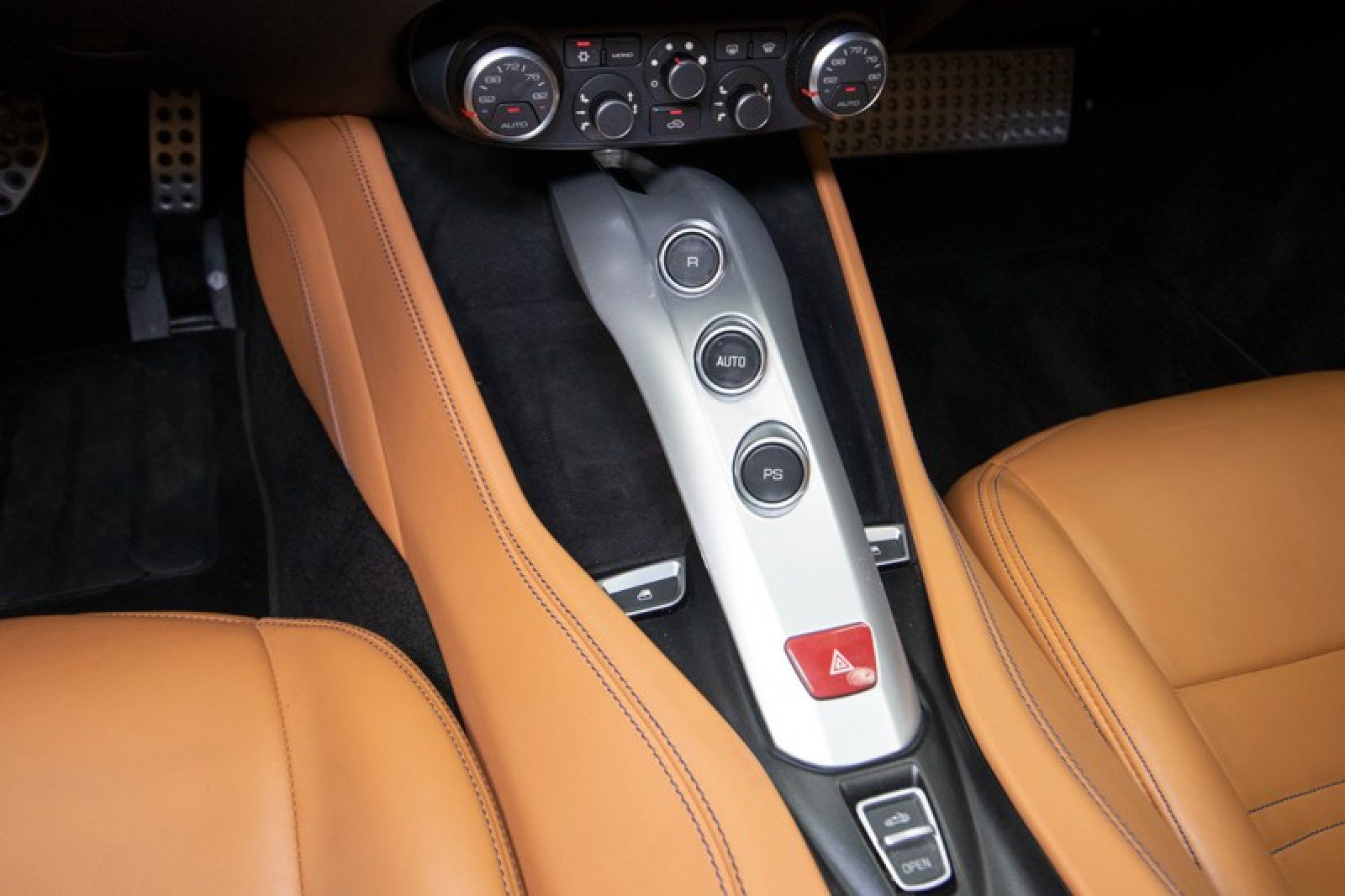 Used 2016 Ferrari California T RWD image 34