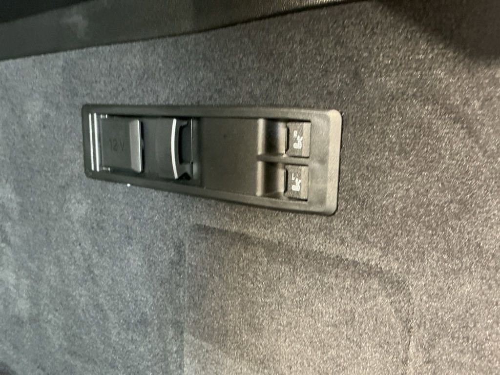 Certified 2023 BMW iX xDrive50 w/ Sport Package image 7