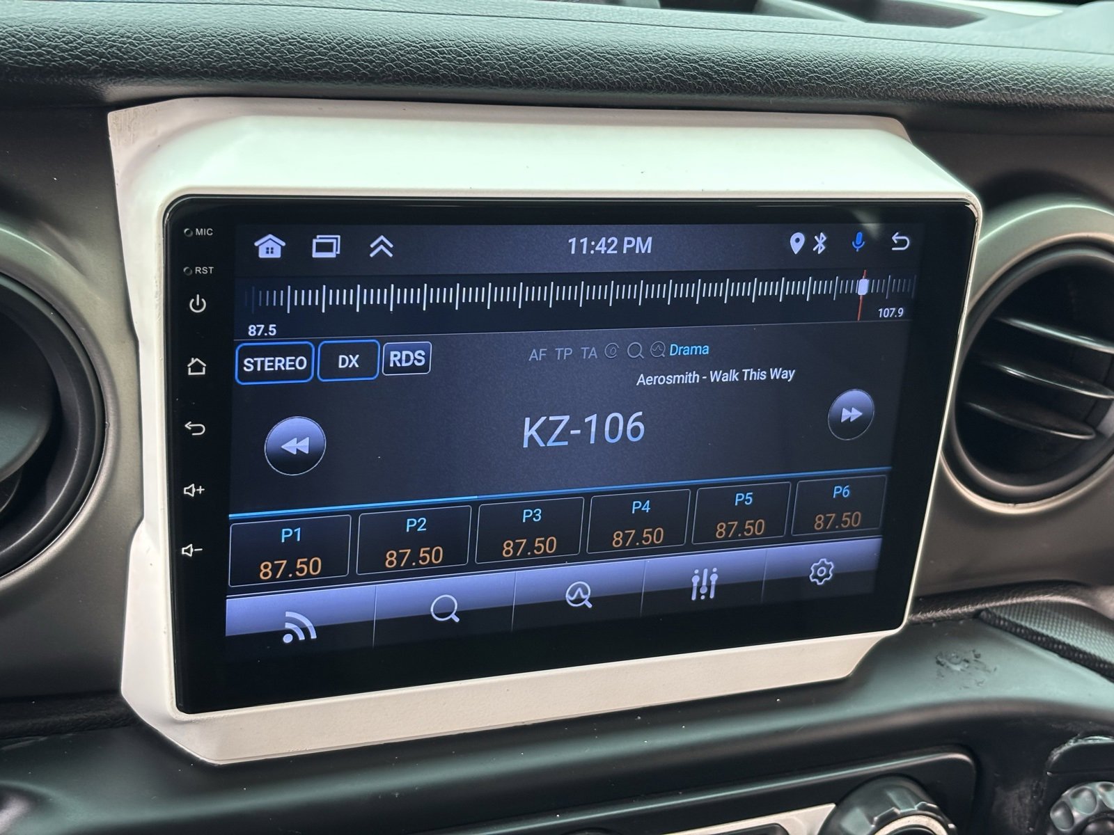 Used 2018 Jeep Wrangler Unlimited Sport image 6