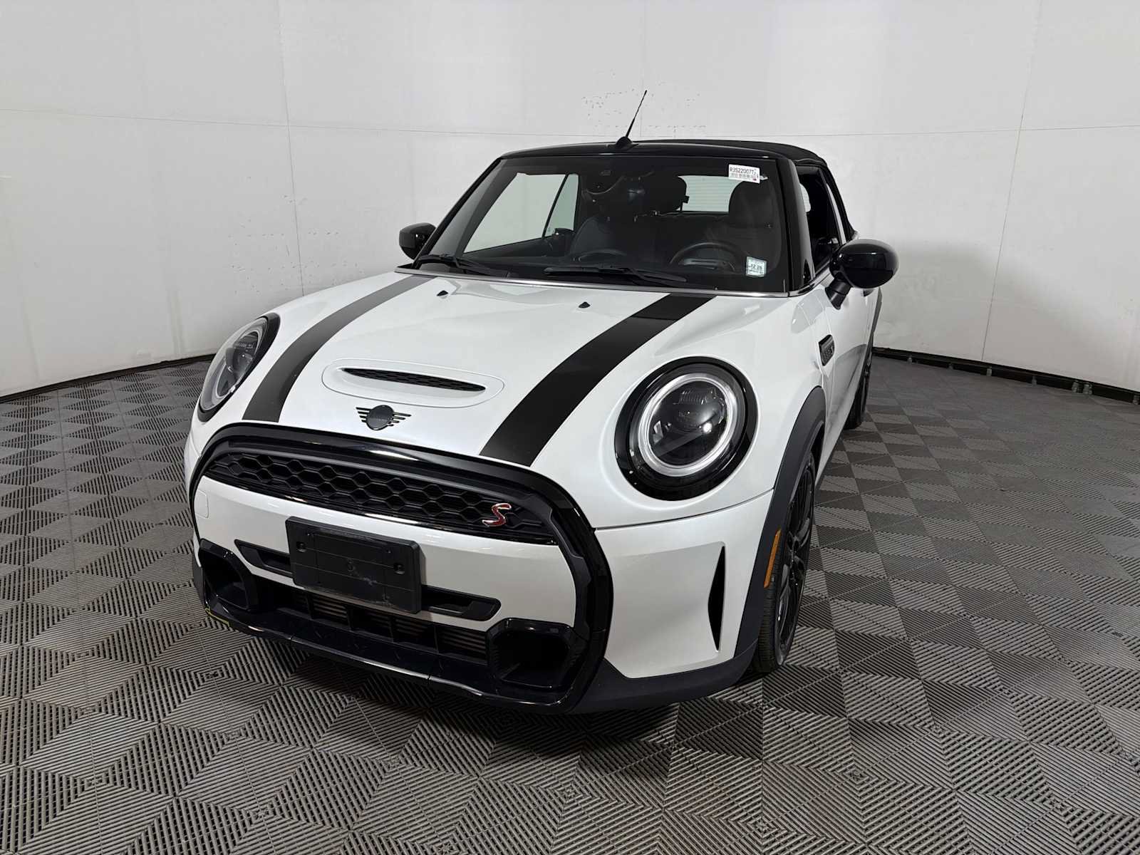 Used 2024 MINI Cooper S FWD image 3