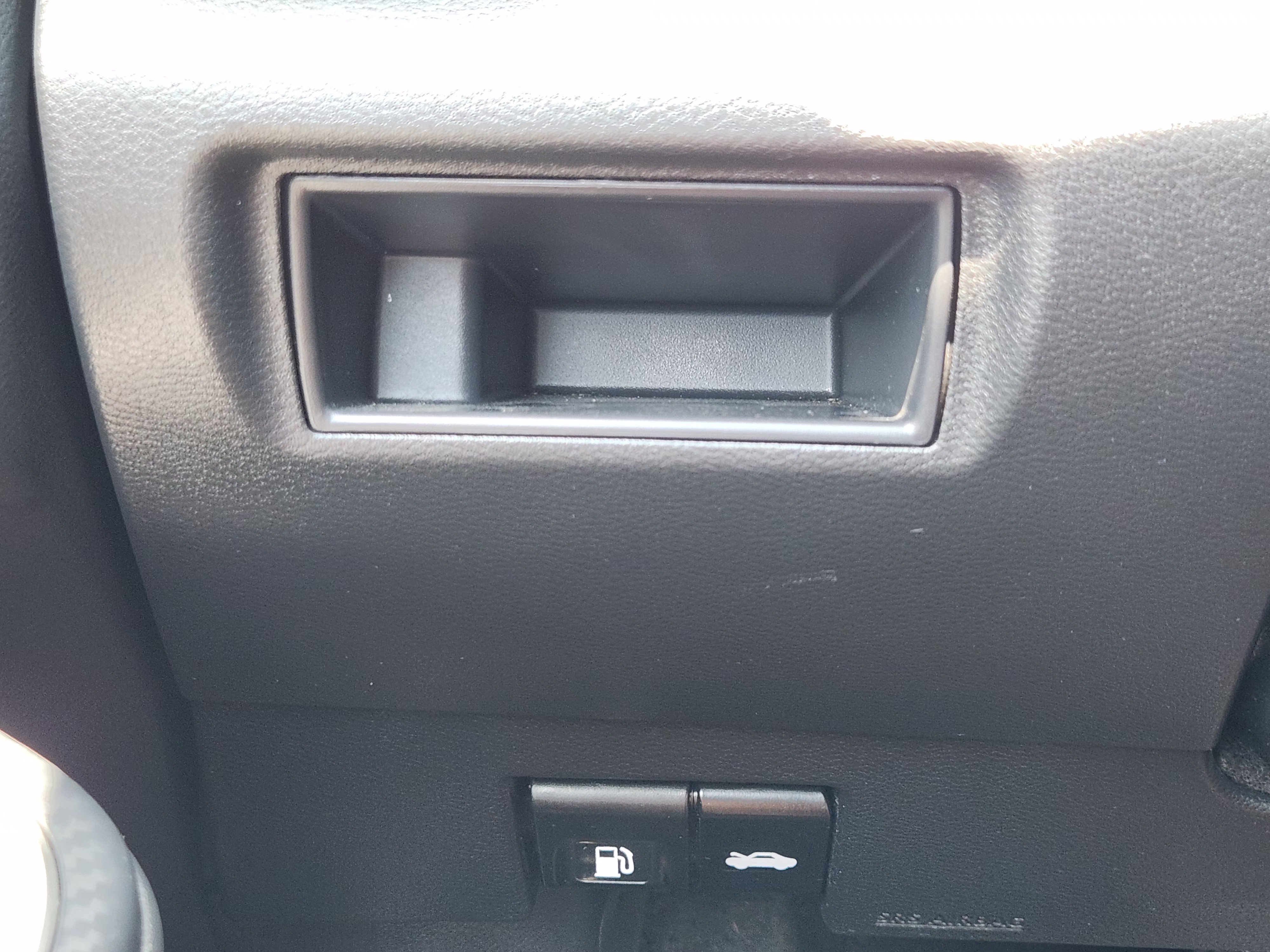 Used 2025 Nissan Versa SR w/ Trunk Package FWD image 23