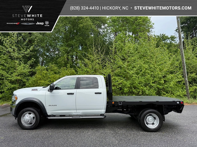 Used 2024 RAM 5500 SLT w/ Quick Order Package 27G SLT AWD/4WD image 1