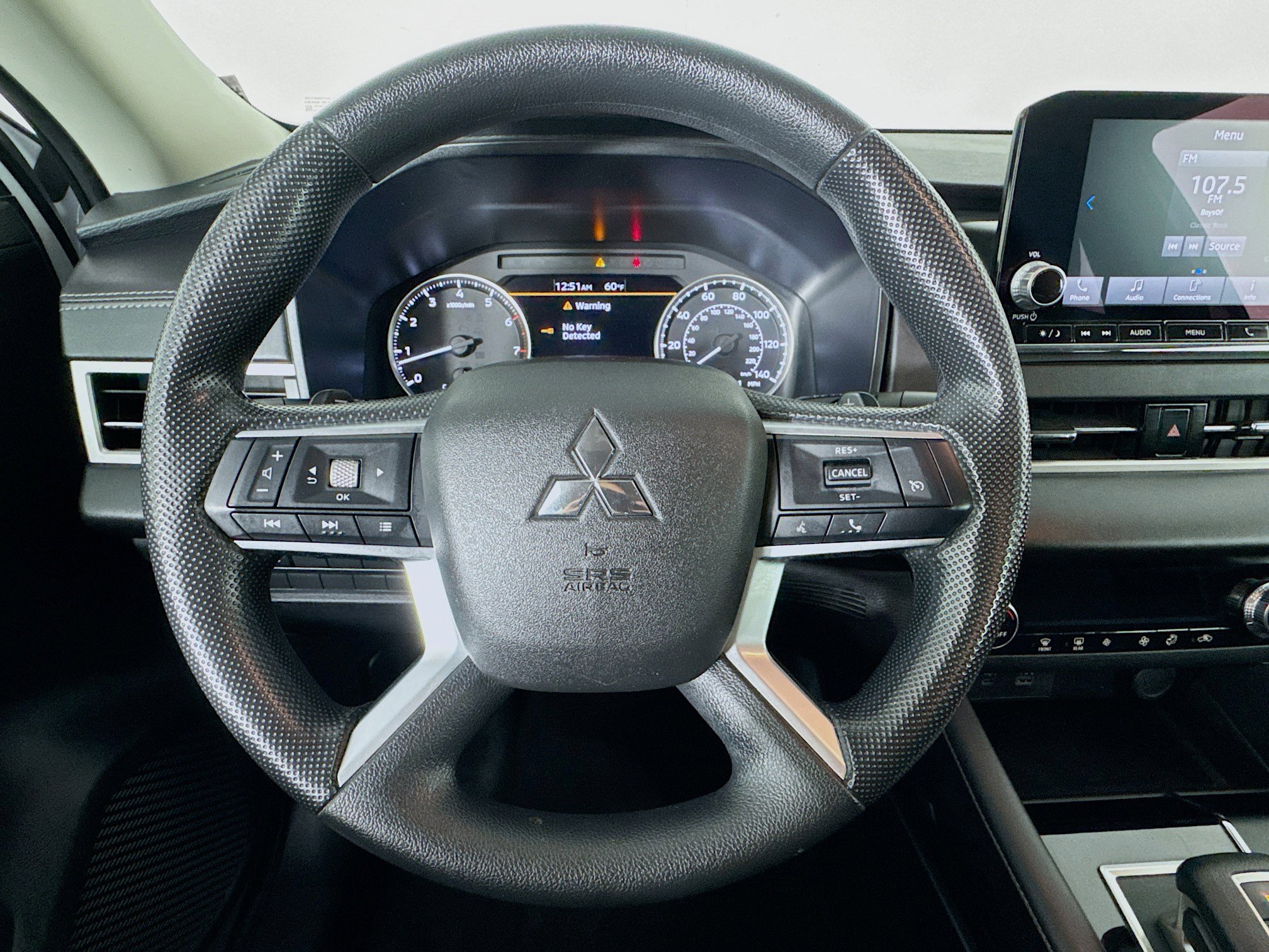 Used 2024 Mitsubishi Outlander ES image 11